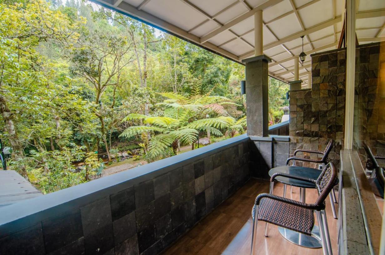 Taman Simalem Resort Tongging Exteriör bild