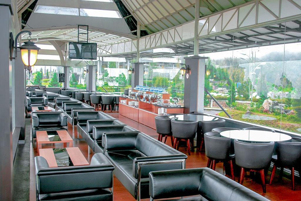 Taman Simalem Resort Tongging Exteriör bild