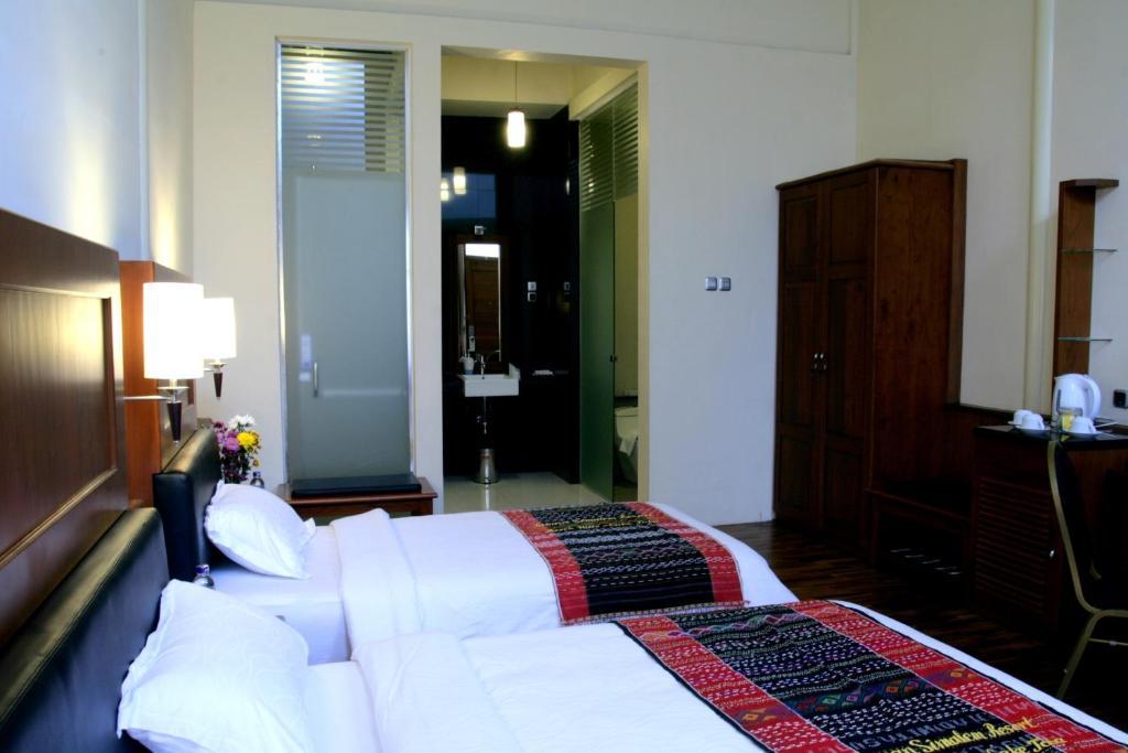 Taman Simalem Resort Tongging Rum bild