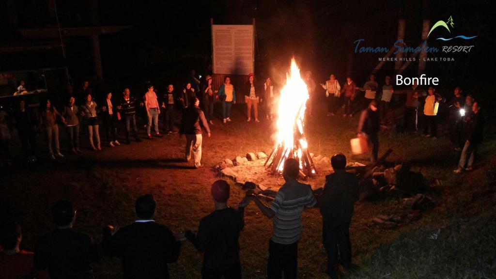 Taman Simalem Resort Tongging Exteriör bild