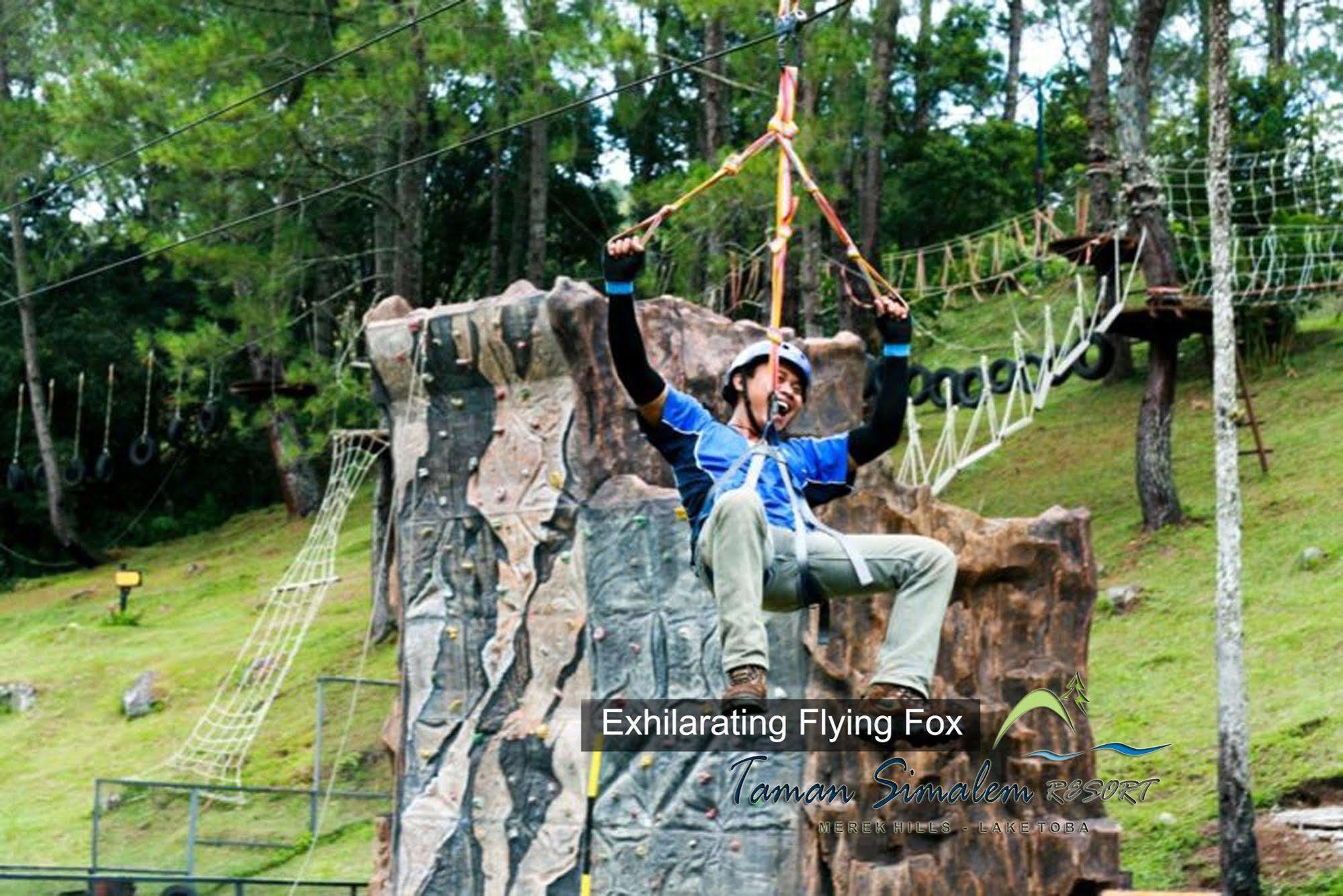 Taman Simalem Resort Tongging Exteriör bild