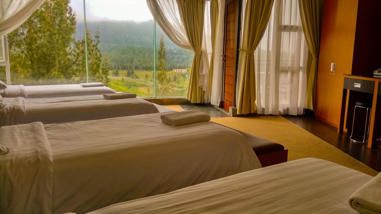 Taman Simalem Resort Tongging Exteriör bild