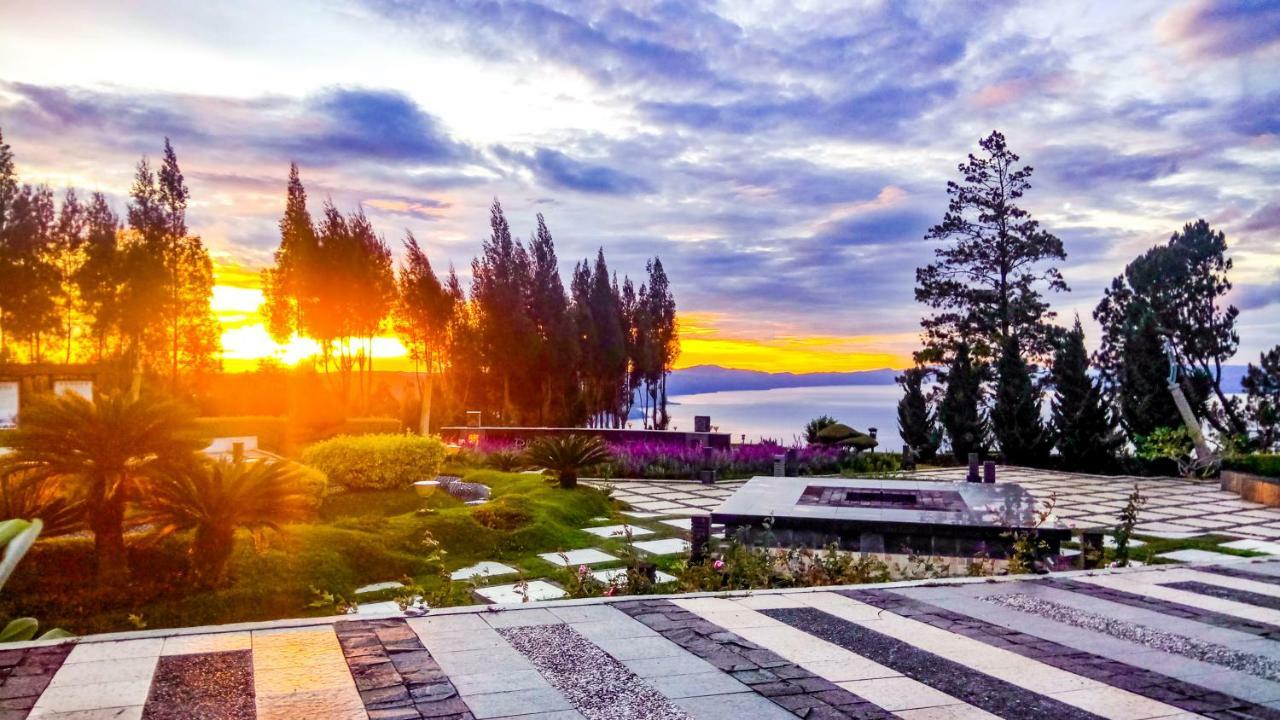 Taman Simalem Resort Tongging Exteriör bild